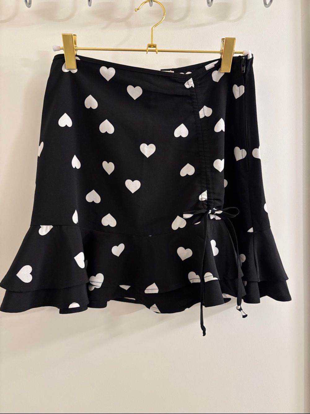 Black Heart Print Ruffled Wrap Skirt